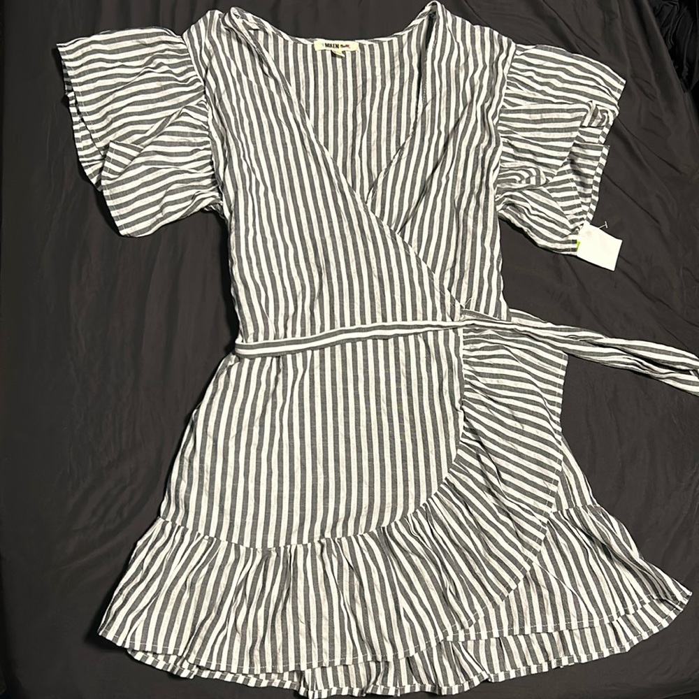 Short ruffle strip wrap around dress large SWIM SUIT COVER UP!!
